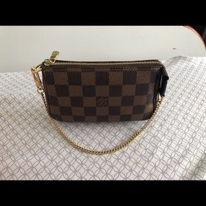 Louis Vuitton mini pochette
